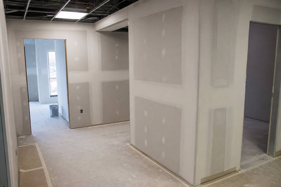 Drywall corner bead and finish detail in Daytona Beach